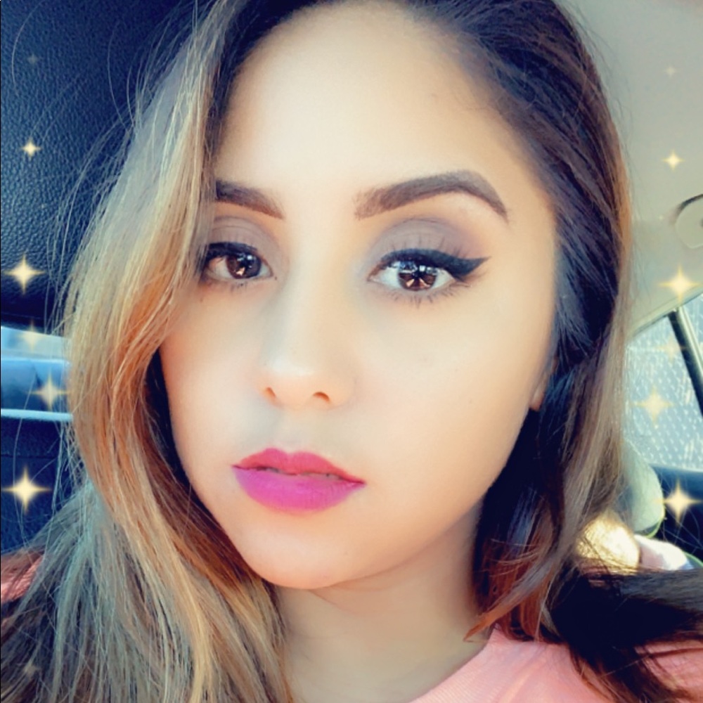 Meet your Posher, Carina